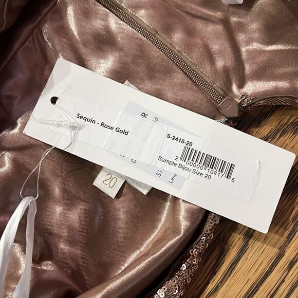 Revelry Bijou Rose Gold Sequins Dress Size 20 C30 - Picture 12 of 12